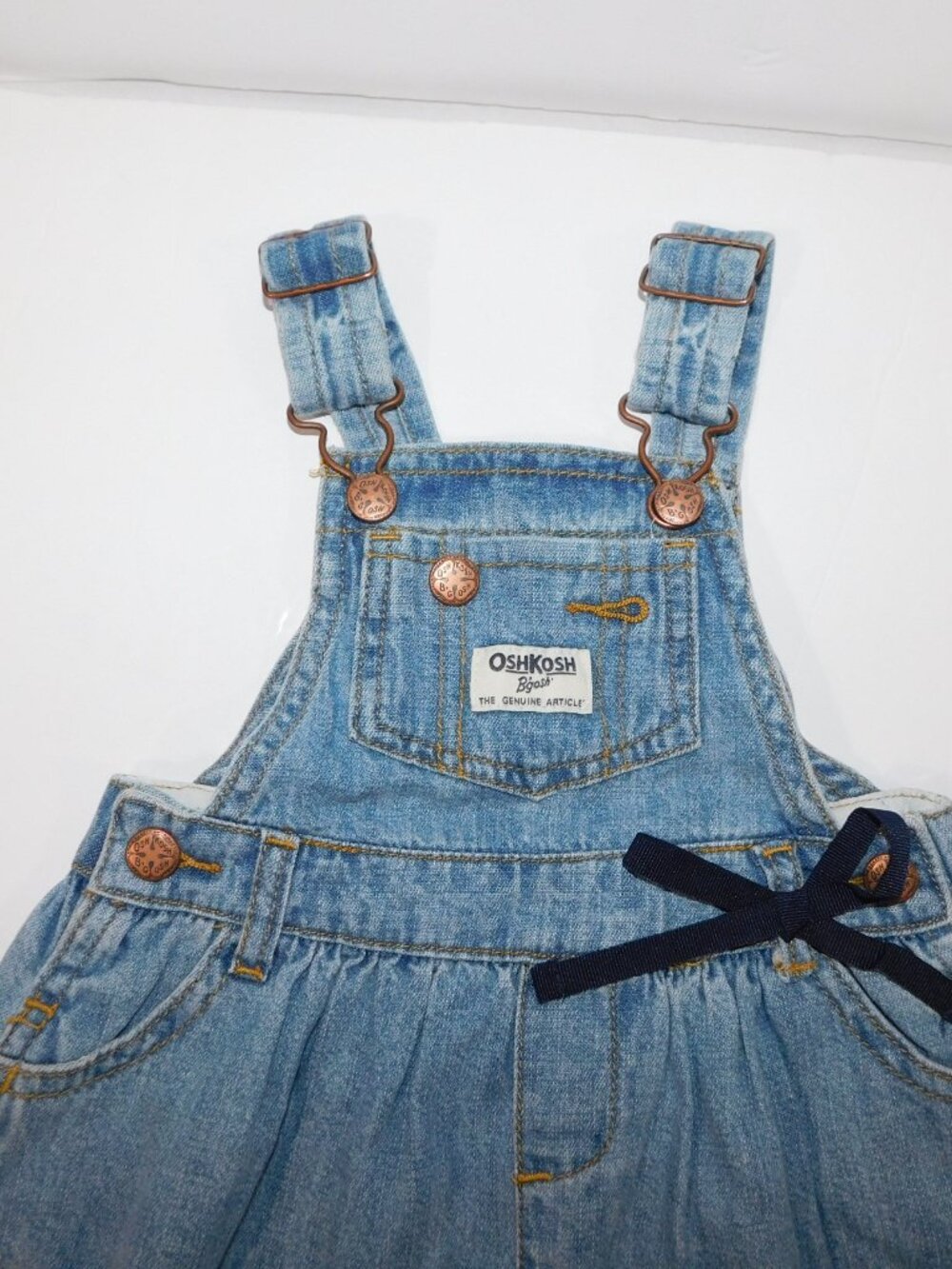 Oshkosh B'Gosh Baby Girl 9M Blue Denim Jean overall dress 9 Months Bow - Picture 2 of 5